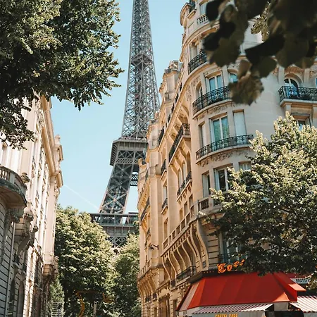 Lovely With Balcony - Eiffel Tower París